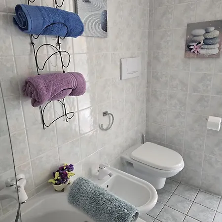 Apartment Zara House - And Pet Friendly